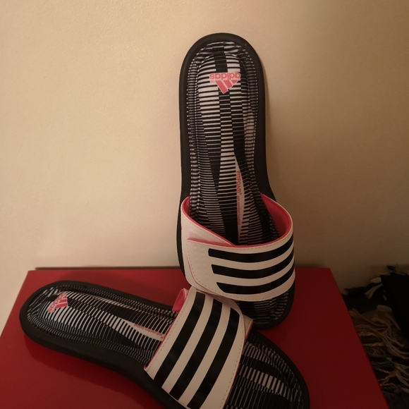 Adidas sandals slippers - Picture 4 of 9